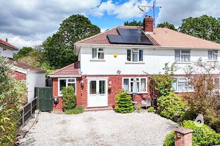3 Bedroom Semi-Detached House For Sale In Stanton Close, Earley, RG6