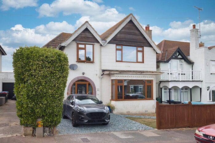 4 Bedroom Detached House For Sale In Percy Avenue, Broadstairs, Kent, CT10