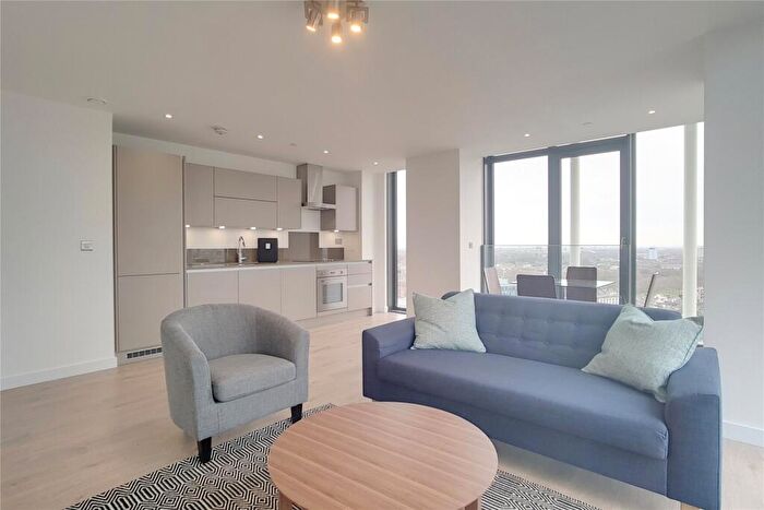 2 Bedroom Apartment To Rent In Great Eastern Road London, E15