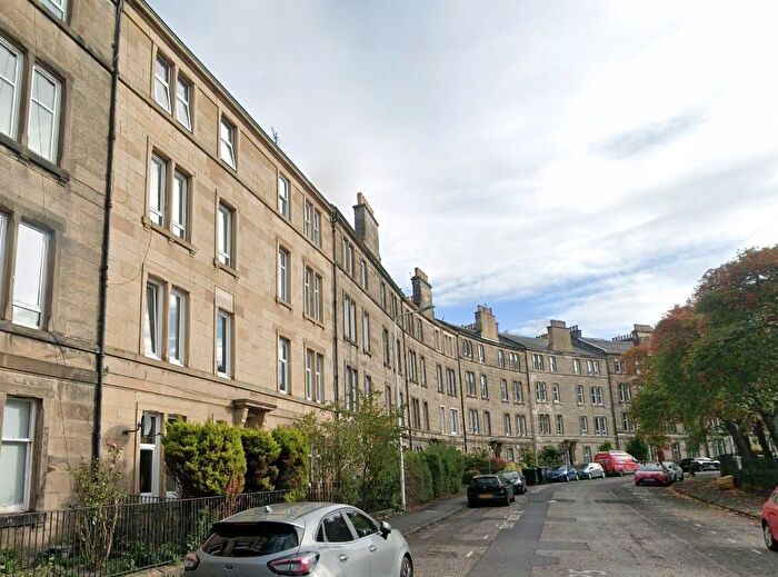 3 Bedroom Flat To Rent In Murieston Crescent, Edinburgh, EH11