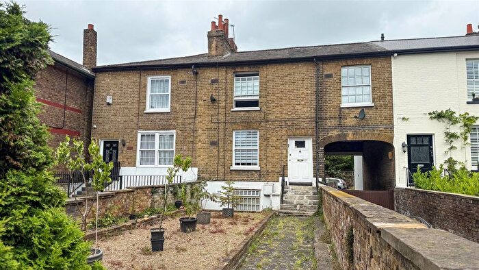 Studio To Rent In Hillingdon Road, Uxbridge, UB10