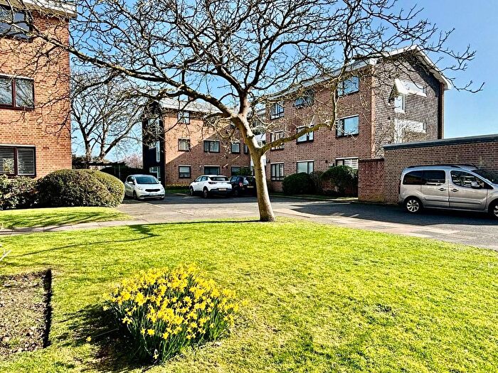 2 Bedroom Flat For Sale In Fairlands Court, North Park, Eltham, London, SE9