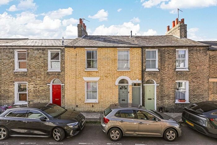 3 Bedroom Terraced House For Sale In Grafton Street, Cambridge, CB1