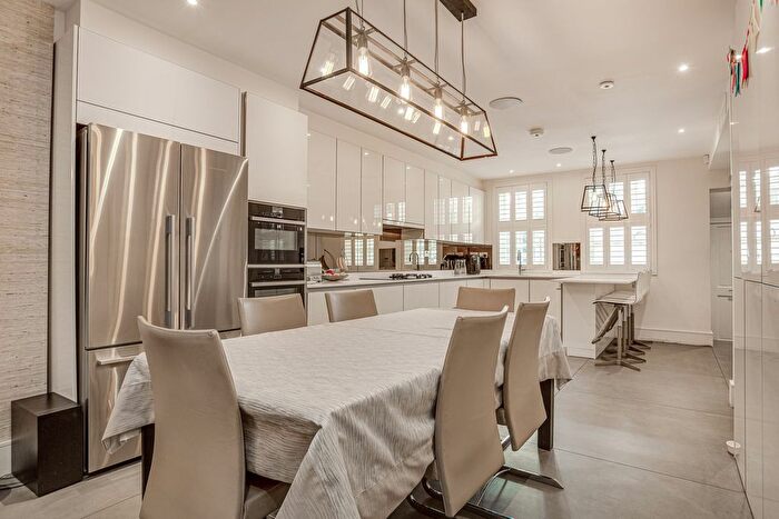 4 Bedroom Terraced House For Sale In Walton Street, London, SW3