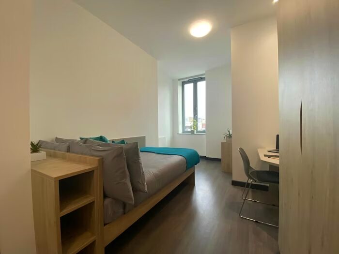 1 Bedroom Flat To Rent In - Queen Street, Belfast, BT1