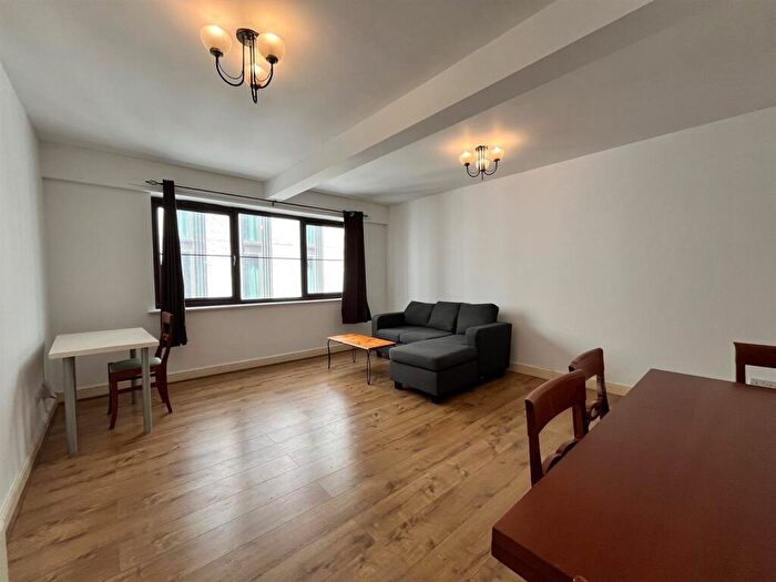 2 Bedroom Flat To Rent In Tuscany House, Dickinson Street, Manchester, M1