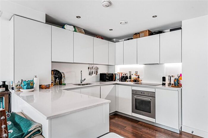1 Bedroom Apartment For Sale In Queens Road, London, SE15