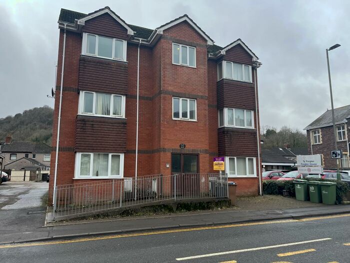 2 Bedroom Flat To Rent In Chapel Court, St Mary Street, Risca, NP11