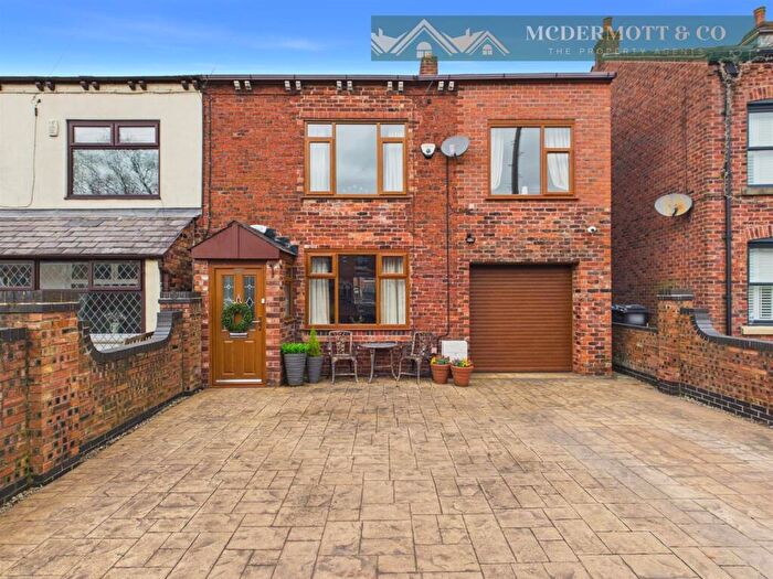 4 Bedroom Semi Detached House For Sale In Medlock Road, Woodhouses Village, M35