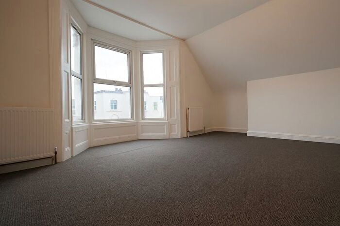 Property To Rent In Myddleton Road, Bounds Green, N22