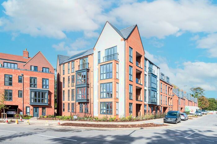 2 Bedroom Apartment To Rent In Dower Court, Boscoe Way, Wokingham, RG40