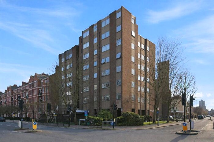 2 Bedroom Apartment To Rent In St. Mary Le Park Court, Parkgate Road, SW11