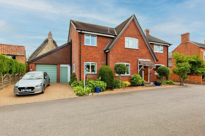 4 Bedroom Detached House For Sale In Chequers Lane, North Crawley, Newport Pagnell, MK16