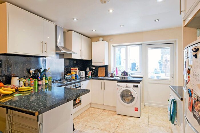 5 Bedroom End Of Terrace House To Rent In Melyn Close, London, N7