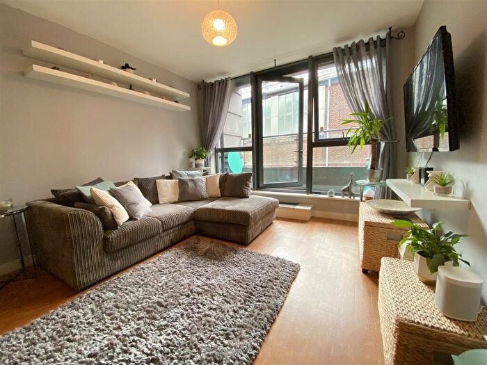 1 Bedroom Apartment To Rent In The Quebec Building, Bury Street, Salford, M3