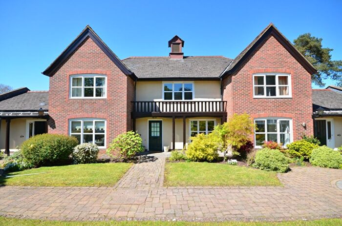 2 Bedroom Property For Sale In Mytchett, Camberley, GU16