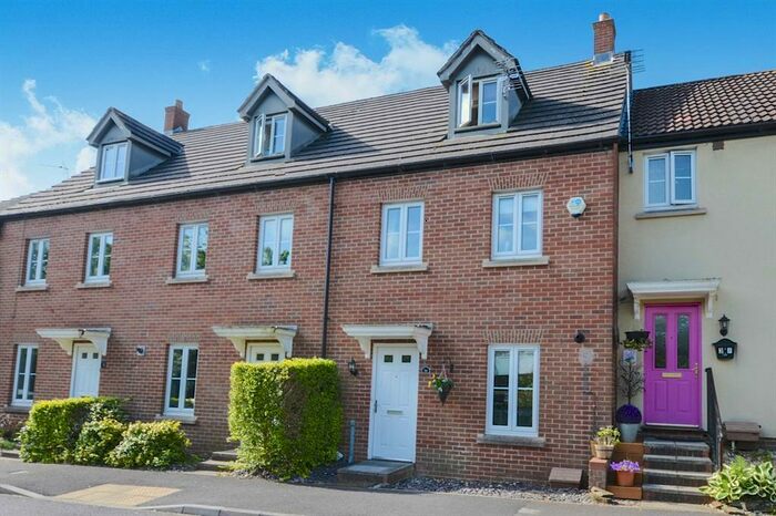 3 Bedroom House To Rent In Tithe Court, Yeovil, BA20