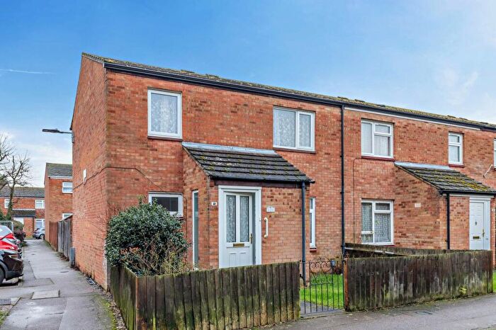 2 Bedroom Terraced House For Sale In Tunstall Walk, Bedford, MK41