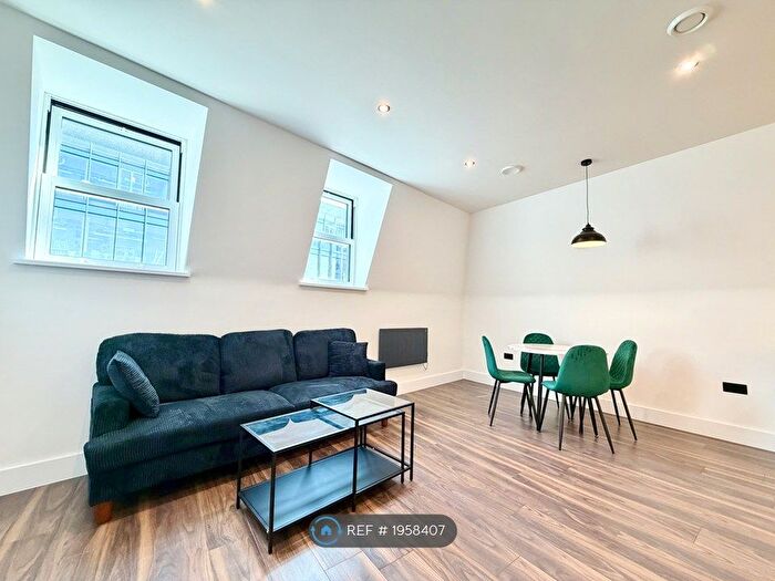 2 Bedroom Flat To Rent In Harrow Road, London, W10