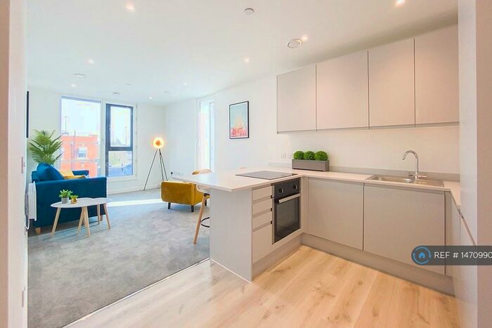 2 Bedroom Flat To Rent In No Trafford, Trafford Park, Manchester, M17