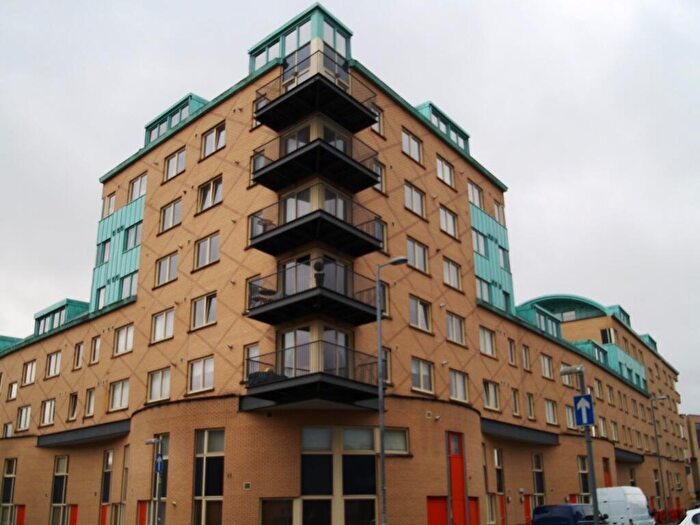 1 Bedroom Flat To Rent In Queen Elizabeth Gardens, Glasgow, G5