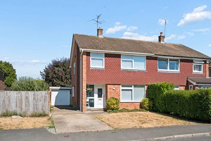 3 Bedroom Semi-Detached House For Sale In Wensley Close, Twyford, Reading, Berkshire, RG10