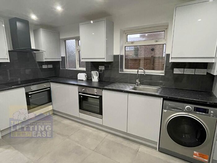 6 Bedroom Semi-Detached House To Rent In Pilkington Close, BS34