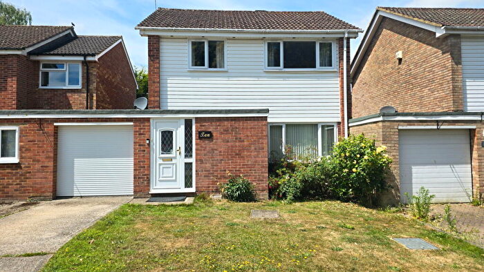 3 Bedroom Link Detached House For Sale In Bunkers Hill, Newbury, RG14