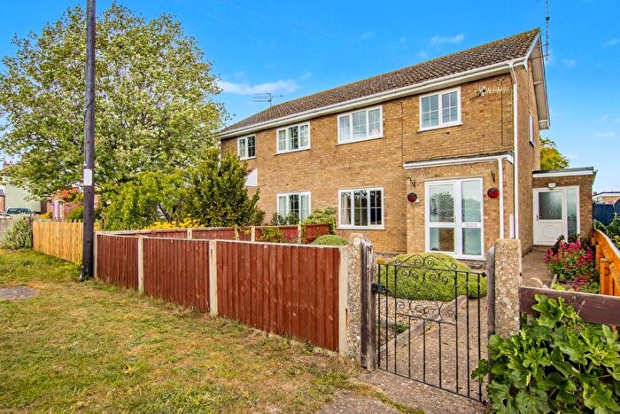 3 Bedroom Semi-Detached House For Sale In Lime Kiln Road, Gayton, PE32