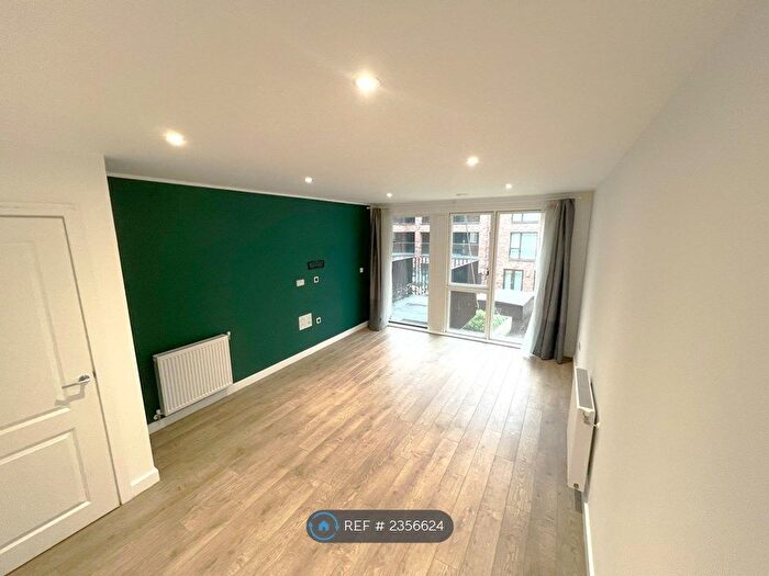 1 Bedroom Flat To Rent In Highland Street, London, E15