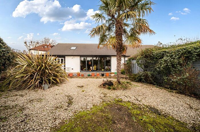 4 Bedroom Semi Detached Bungalow For Sale In Lowfield Road, West Acton, W3