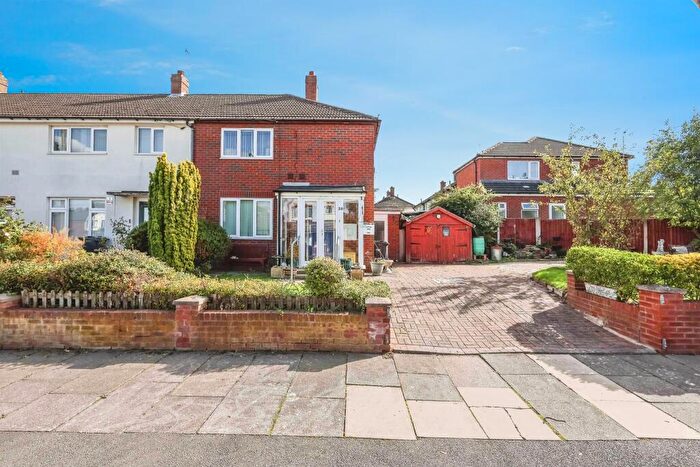 2 Bedroom End Of Terrace House For Sale In Willaston Road, Birmingham, B33