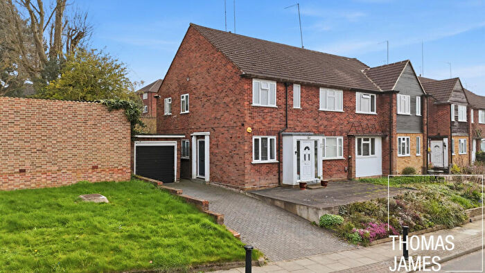 2 Bedroom Maisonette For Sale In Byland Close, London, N21