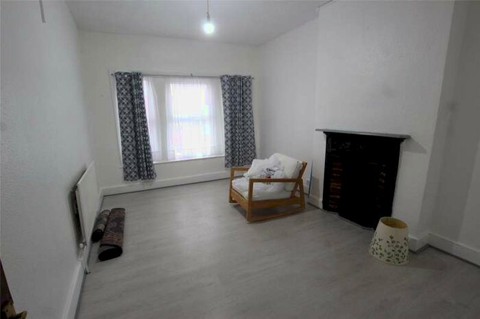 4 Bedroom Maisonette Flat To Rent In Sangley Road, London, SE6