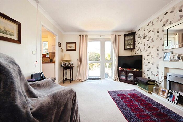 2 Bedroom Flat For Sale In Lammas Walk, Leighton Buzzard, Bedfordshire, LU7