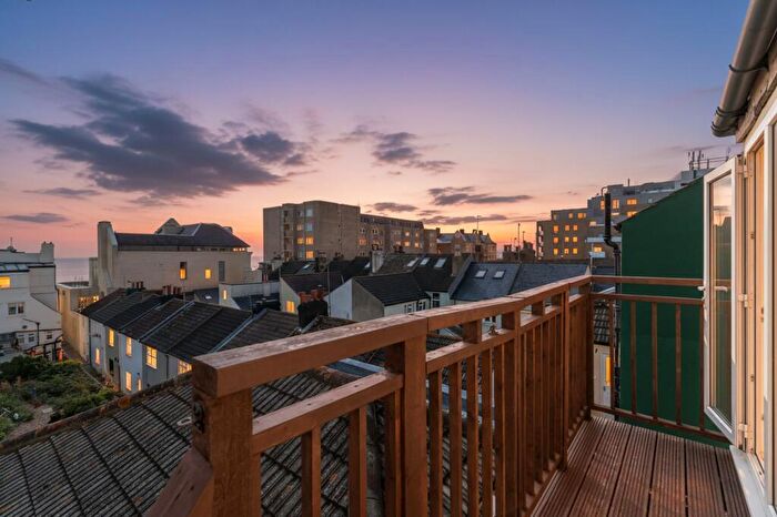 2 Bedroom Flat To Rent In Victoria Terrace, Hove, BN3