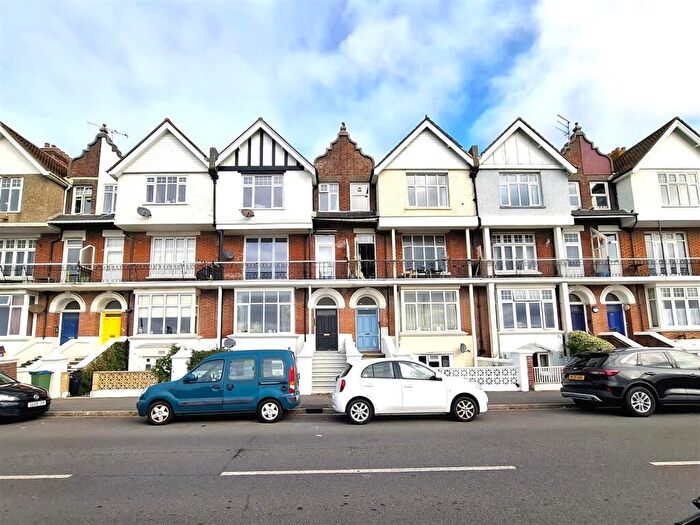 1 Bedroom Flat To Rent In South Terrace, Littlehampton, BN17