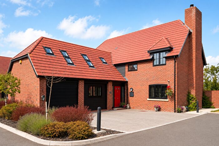 6 Bedroom Detached House For Sale In Meadow Court, East Challow, OX12