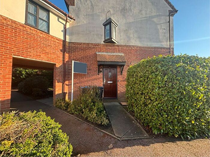 3 Bedroom Maisonette To Rent In Grace Avenue, Oldbrook, Milton Keynes, MK6