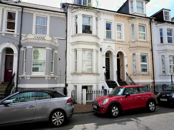 1 Bedroom Flat To Rent In Dudley Road, Tunbridge Wells, Kent, TN1