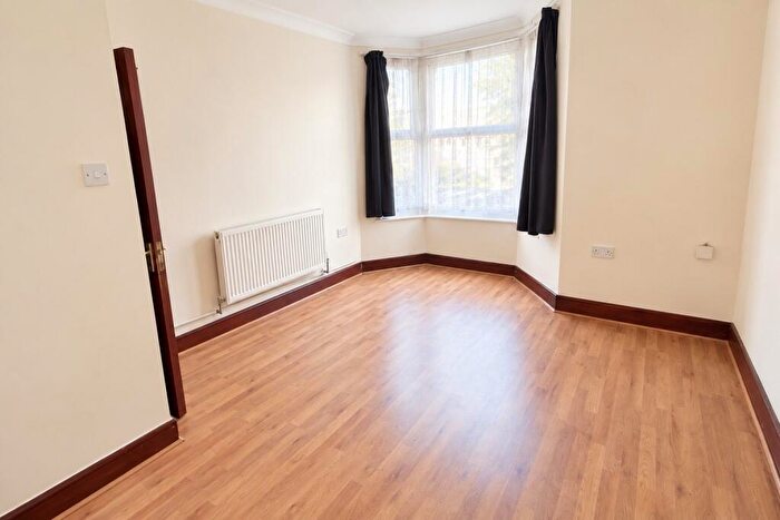 3 Bedroom Flat To Rent In Church Road, Leyton, E10