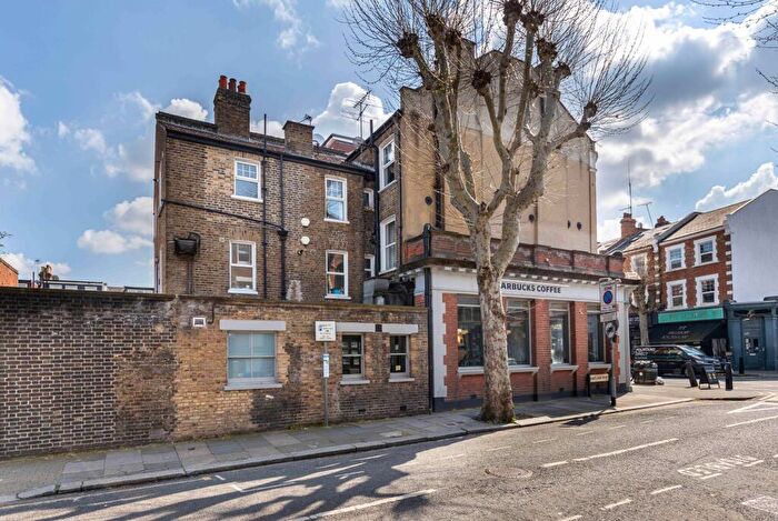 3 Bedroom Apartment To Rent In Salusbury Road, London, NW6