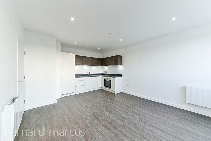 1 Bedroom Apartment To Rent In High Road, London, N20