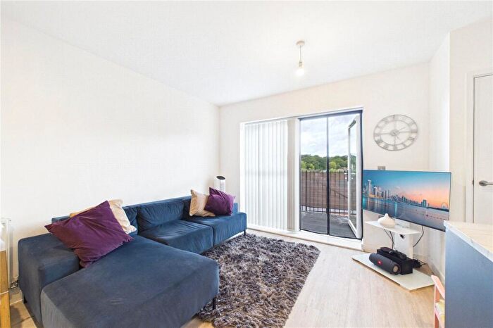 1 Bedroom Apartment For Sale In Chalkhill Apartments, Russell Hill, Purley, CR8