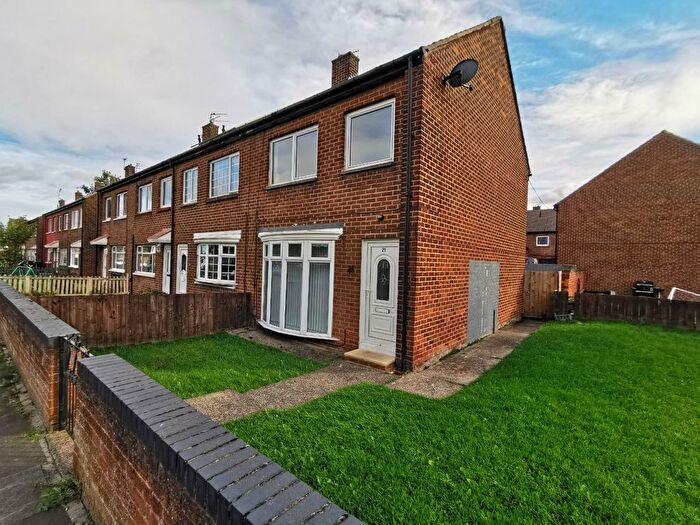 3 Bedroom Flat To Rent In Fellgate Avenue, Jarrow, NE32