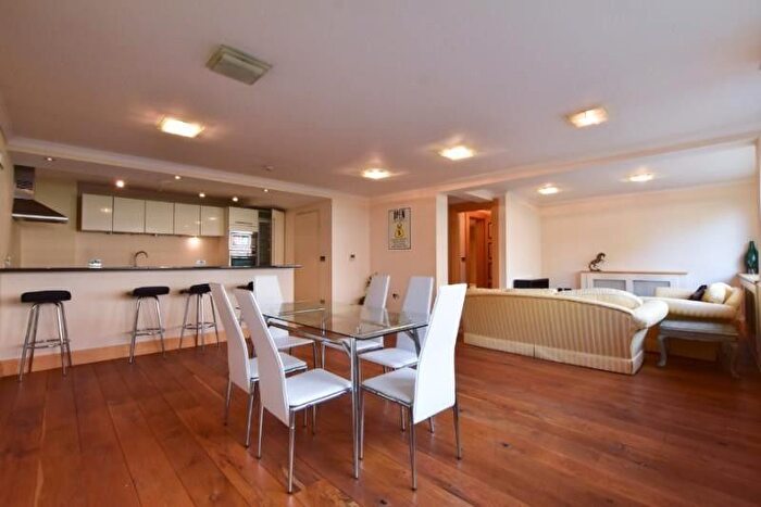 2 Bedroom Flat To Rent In The Terraces, St John's Wood, London, NW8