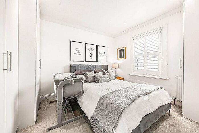 3 Bedroom Property To Rent In Merton Road, Wandsworth, London, SW18