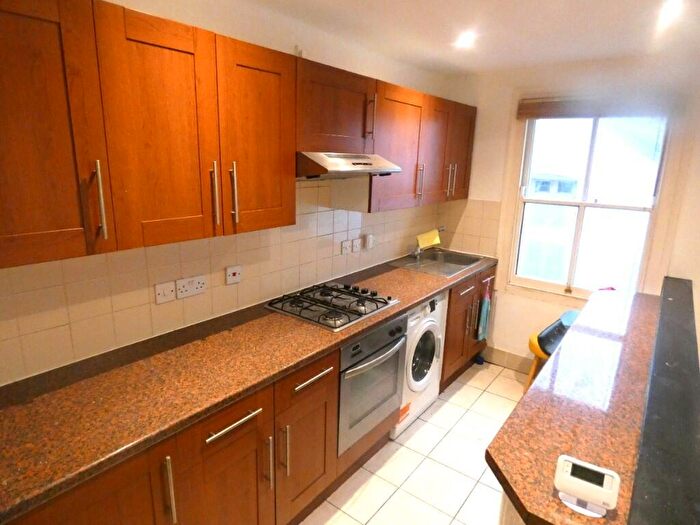 1 Bedroom Flat To Rent In Roman Road, Bow, London, E3