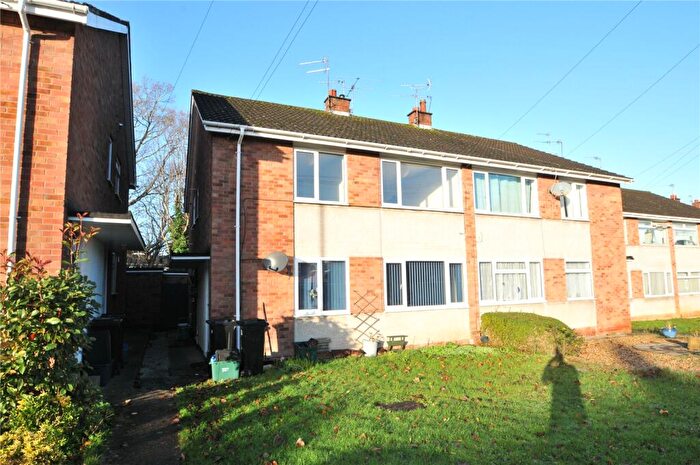 2 Bedroom Flat For Sale In Gainsborough Road, Keynsham, Bristol, Somerset, BS31