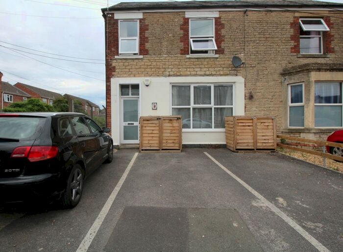 2 Bedroom Flat To Rent In Sheldon Road, Chippenham, SN14